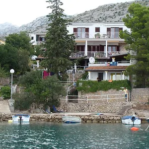 apartment-buco-stari-grad.hotelinzadar.com/