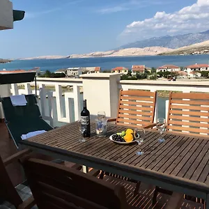 Tatjana Apartament Pag Town